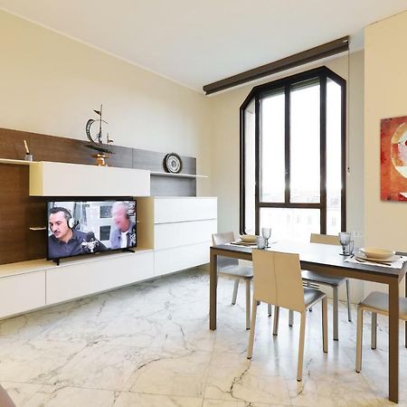 Duomo Luxury Apartment Milan Bagian luar foto