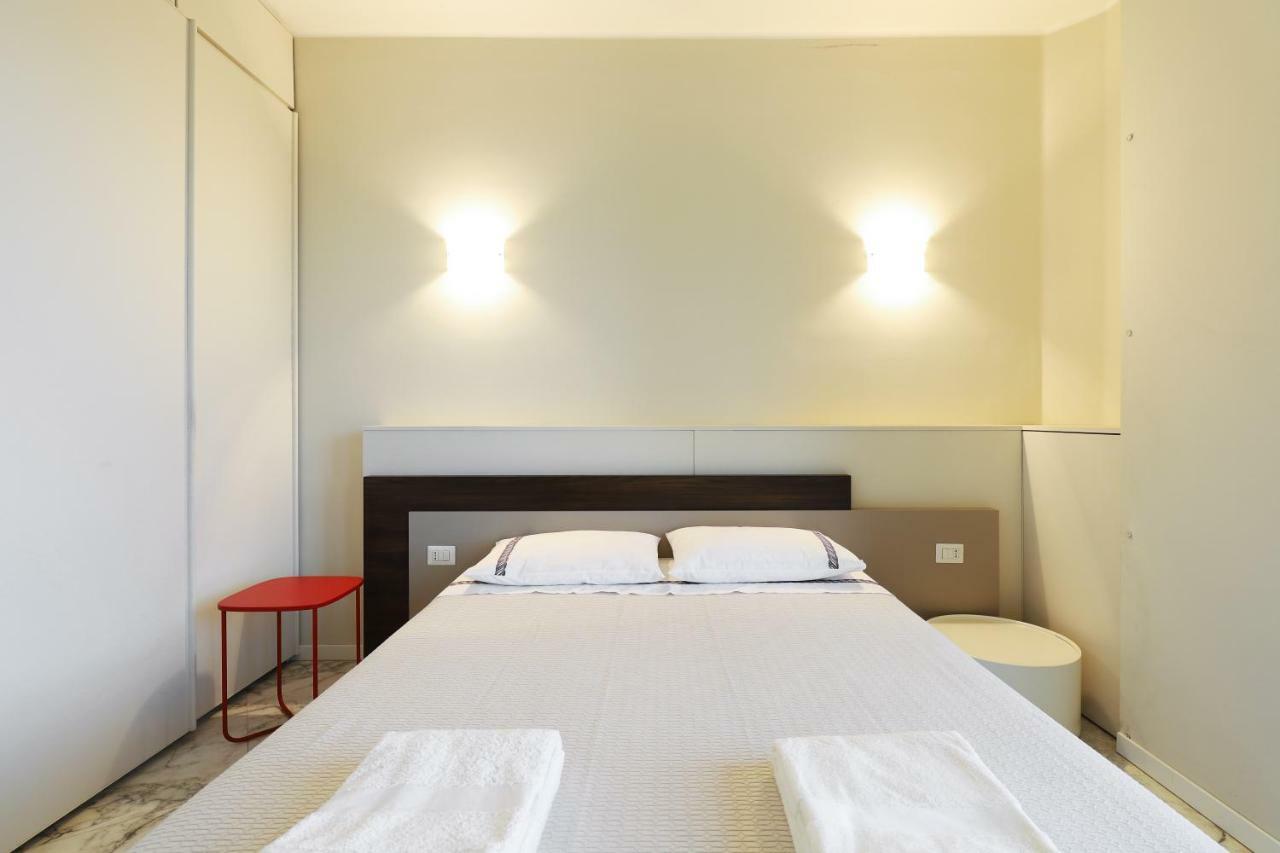 Duomo Luxury Apartment Milan Bagian luar foto