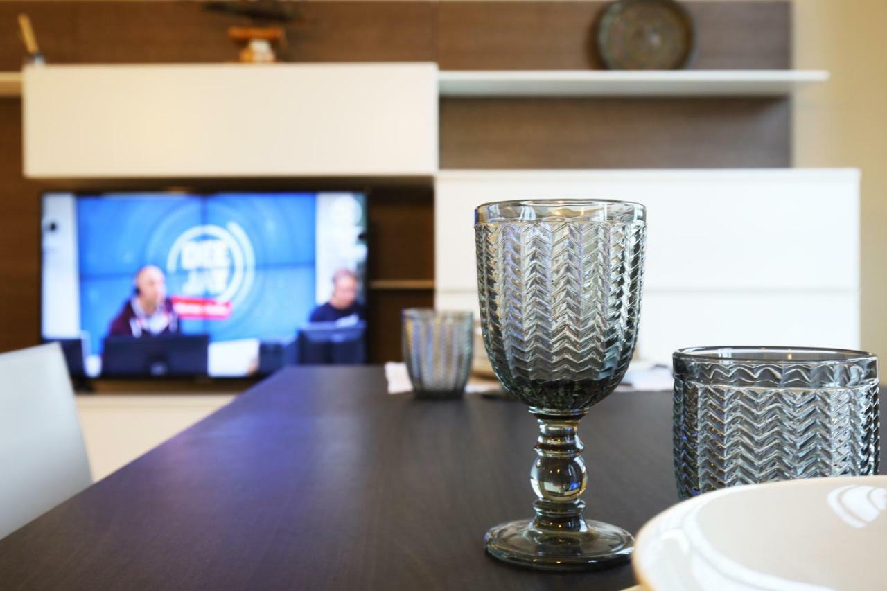 Duomo Luxury Apartment Milan Bagian luar foto