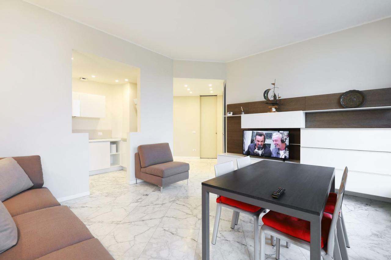 Duomo Luxury Apartment Milan Bagian luar foto