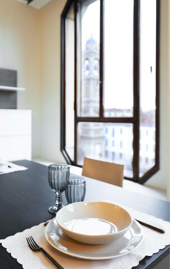 Duomo Luxury Apartment Milan Bagian luar foto