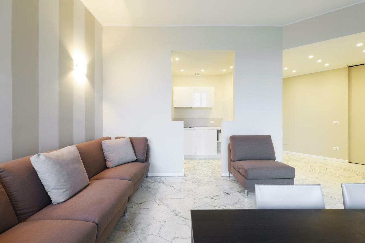 Duomo Luxury Apartment Milan Bagian luar foto